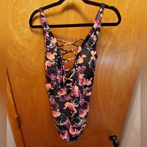 EUC Torrid size 2 Black Floral lattice front one piece swimsuit